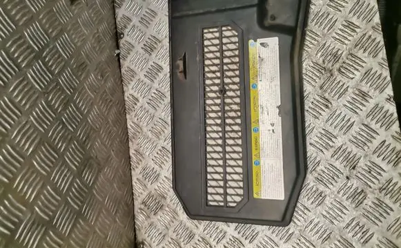 Volkswagen Touareg I Battery box tray cover/lid 7l0864643