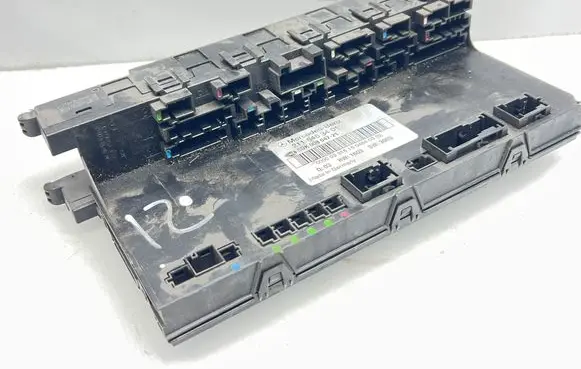Mercedes-Benz E W211 Fuse module 2115453401 5DK00804721