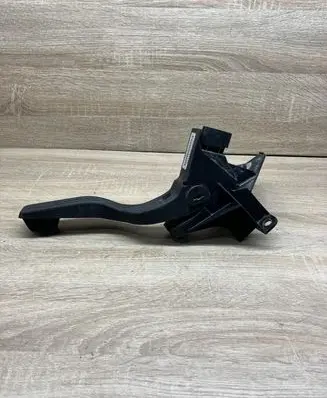 Ford Mondeo Mk III Accelerator throttle pedal 2S719F836DA