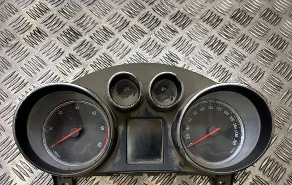 Opel Insignia A Speedometer (instrument cluster) 13327313 365903926