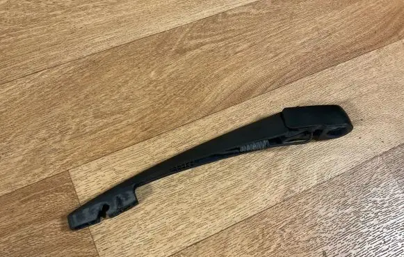 Suzuki SX4 Rear wiper blade arm