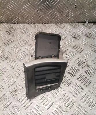 Toyota Avensis Verso Dashboard side air vent grill/cover trim 5566044080