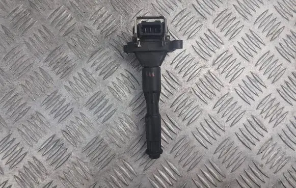 BMW 5 E39 High voltage ignition coil 1703227 0221504004