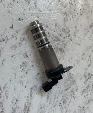 BMW 3 F30 F35 F31 Camshaft vanos timing valve 13151880