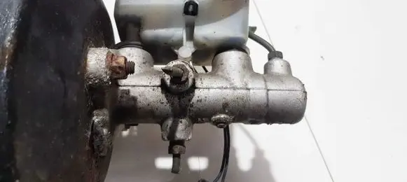 Mazda 323 F Master brake cylinder