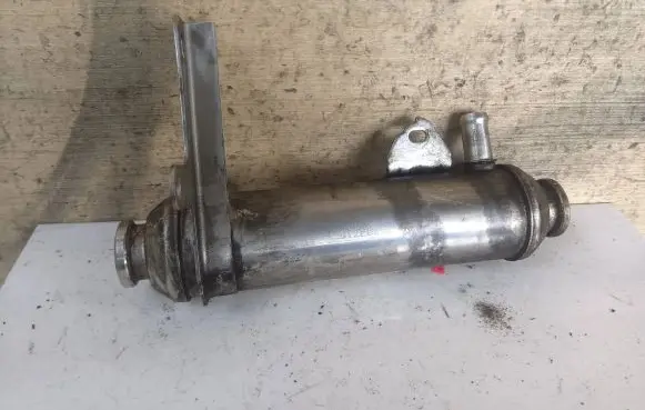 Opel Vectra C EGR valve cooler 55203716