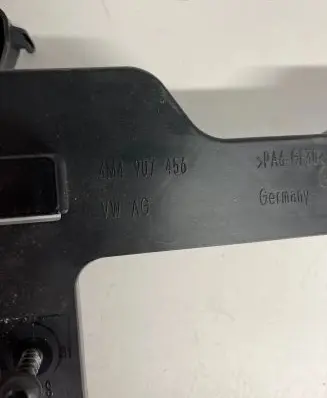 Volkswagen Touareg III Sound amplifier holder/bracket 4M4907456