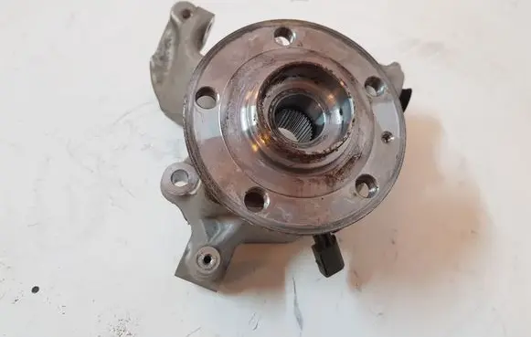 Rear wheel hub