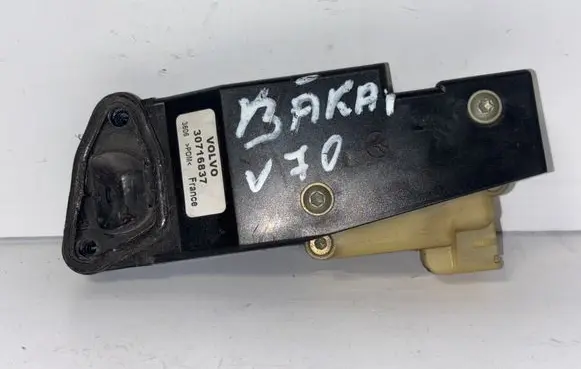 Volvo V70 Central locking motor 30716837