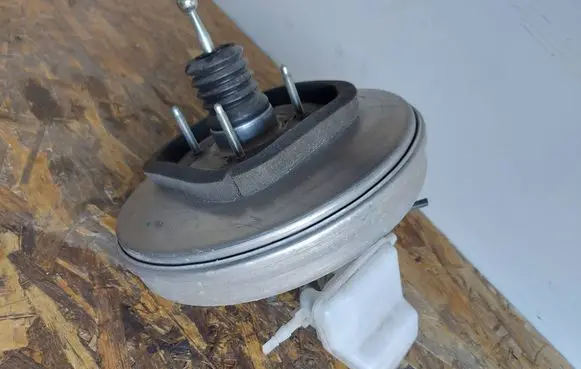 Peugeot 3008 II Brake booster 9807687080