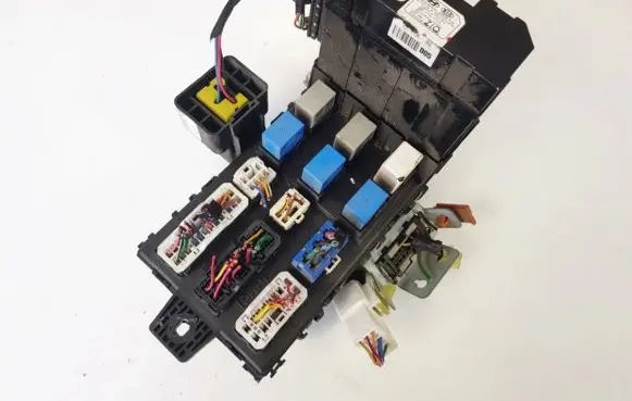 Hyundai Santa Fe Fuse box set 9118826105 04277m