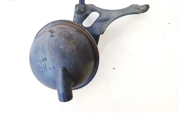 Vacuum air tank