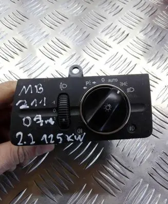 Mercedes-Benz E W211 Light switch 2115451104 04056093