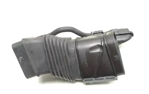 Volvo V60 Air intake duct part 30671773 70369201 70318767