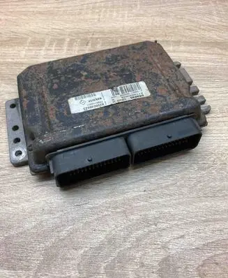 Renault Megane I Engine control unit/module ECU S110030018 8200036523