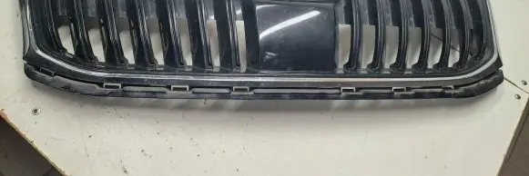 Skoda Octavia Mk3 (5E) Front bumper upper radiator grill 5E0853653C