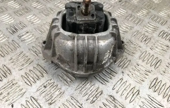 BMW 1 E81 E87 Engine mount bracket