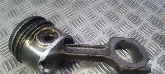 Alfa Romeo 156 Piston with connecting rod