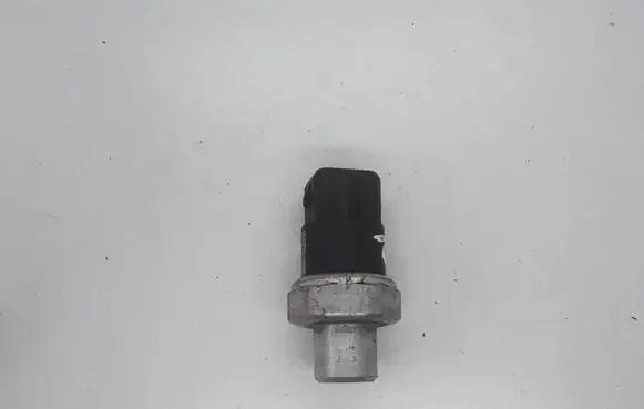 Volkswagen PASSAT B5.5 Air conditioning (A/C) pressure sensor 8D0959482B TDP302QADG2