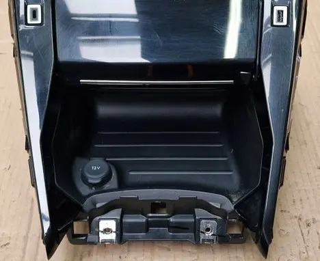 Peugeot 208 II Center console