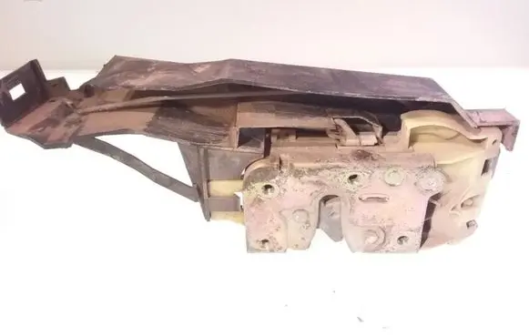 Ford Focus Front door lock XS41A21812CE