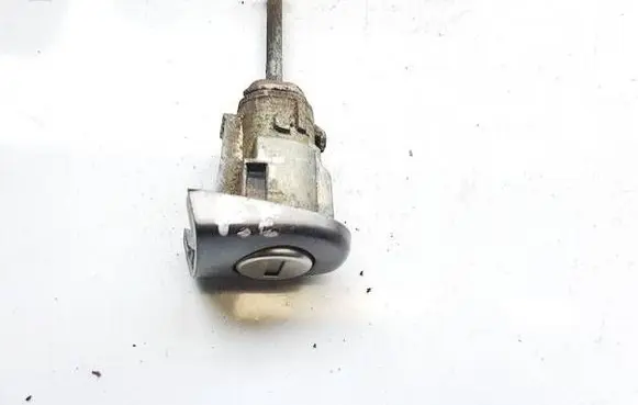 Seat Altea Front door lock (next to the handle) 5P0837167