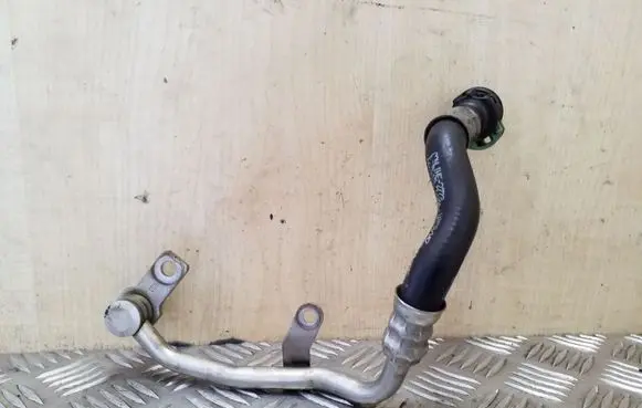 Audi A8 S8 D4 4H Gearbox oil cooler pipe/hose 4H0317817M