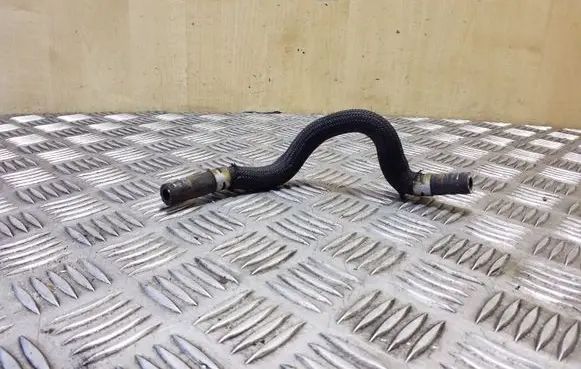 Toyota Avensis T270 Engine coolant pipe/hose