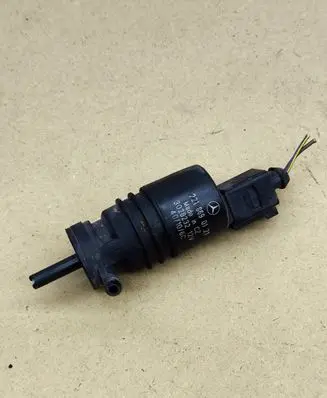 Mercedes-Benz E C207 W207 Windscreen/windshield washer pump 2218690121 3028232