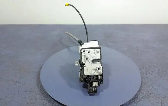 Volvo XC60 Front door lock 31349894
