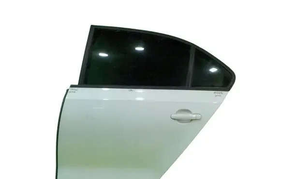 Volkswagen Jetta VI Rear door LEWE