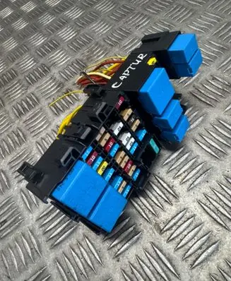 Renault Captur Fuse module 