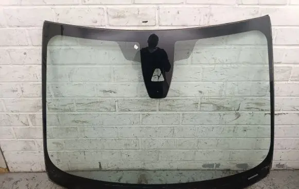 BMW 2 F46 Front windscreen/windshield window 43R001586
