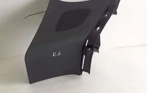 (D)pillar trim (top)