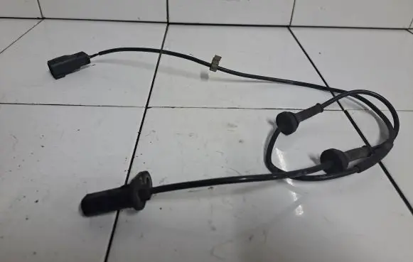 Volvo V70 ABS brake wheel speed sensor 9496961 10071160463