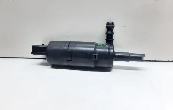 BMW X5 E70 Headlight washer pump 8377430
