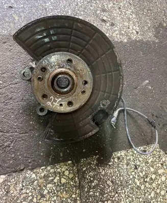 Mercedes-Benz ML W163 Front wheel hub