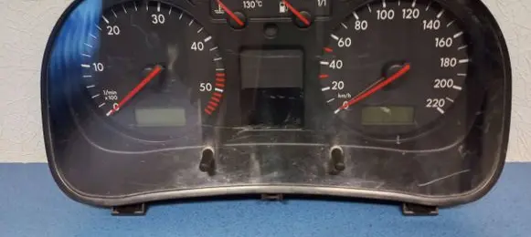 Volkswagen Golf IV Speedometer (instrument cluster) 1J0920822BX 0410140139 0263618682