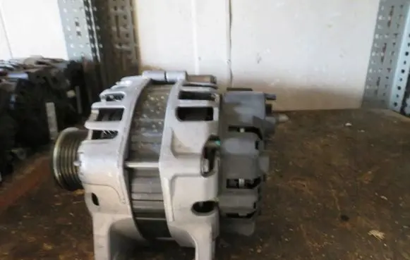 Renault Clio IV Generator/alternator 231008918R