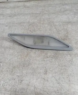 BMW 5 E39 Rear seat light 8363608