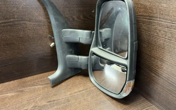 Front door electric wing mirror