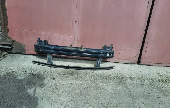 Volkswagen PASSAT B6 Front bumper cross member