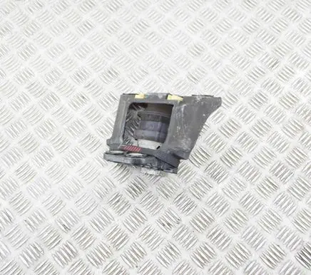 Engine mount bracket