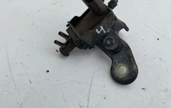Toyota Avensis T220 Turbo solenoid valve 2581927010