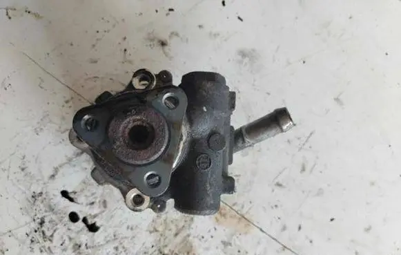 BMW 3 E90 E91 Power steering pump