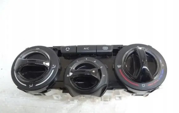 Peugeot 208 Climate control unit 9819611577