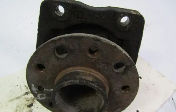 Opel Zafira B Rear wheel hub 