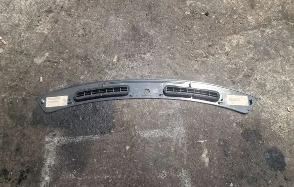 Chrysler 300 - 300C Parcel shelf grill 1061090AA