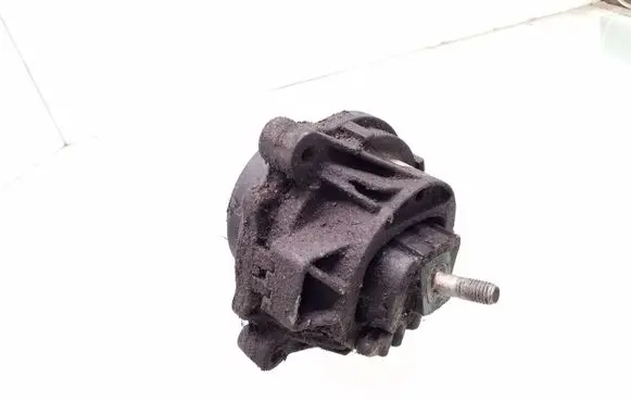 BMW 1 F20 F21 Engine mount bracket 6854252