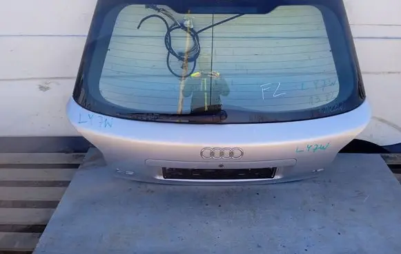 Audi A3 S3 8L Tailgate/trunk/boot lid 3811